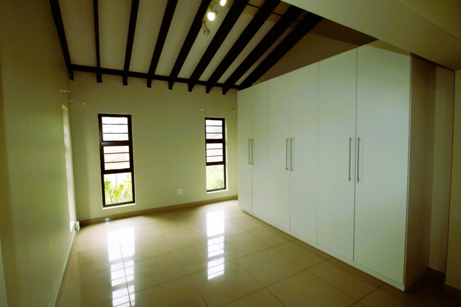 To Let 6 Bedroom Property for Rent in Gonubie Eastern Cape